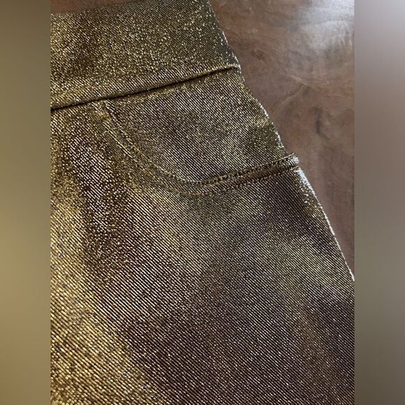 Dolce and Gabbana gold shorts size 38 (US2) - Picture 5 of 12